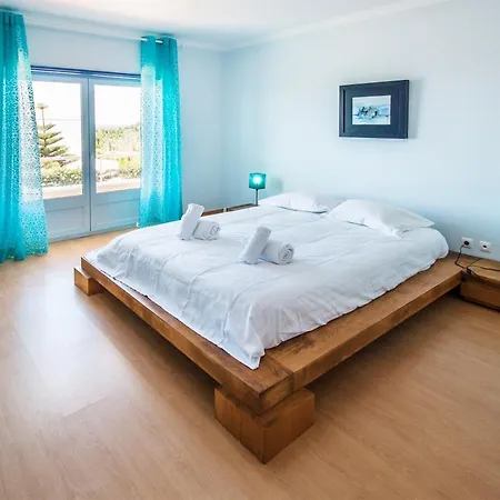 Βίλα Sleeps 10 Pool Wifi Casais de Sao Lourenco
